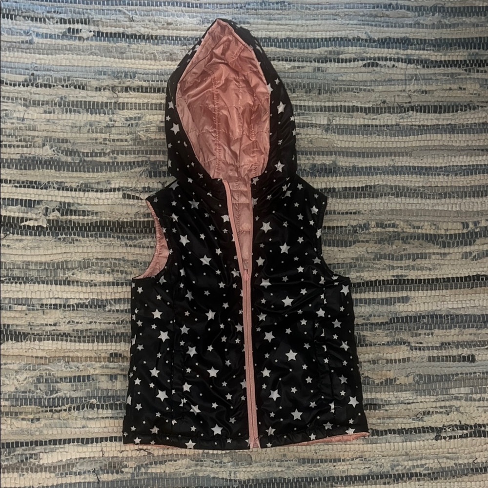 Black Star Patterned Hooded Vest